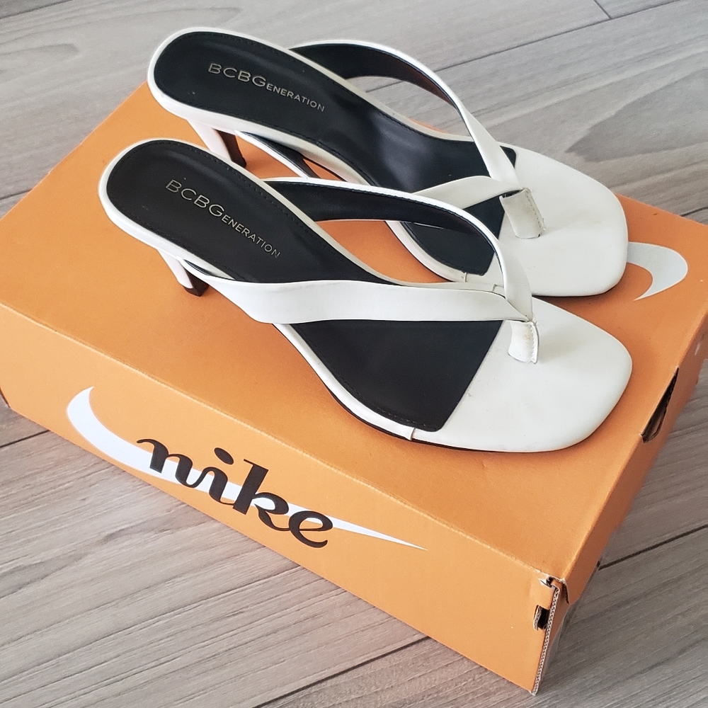BCBGeneration white sandals with heel